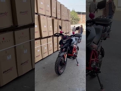 سرعت سنج و دورومتر مجهز به دو موتورسیکلت ورزشی با موتور خنک کننده آب